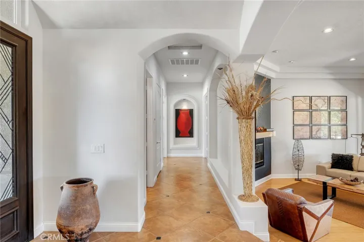 7026 Cataba Road, Oak Hills, California 92344