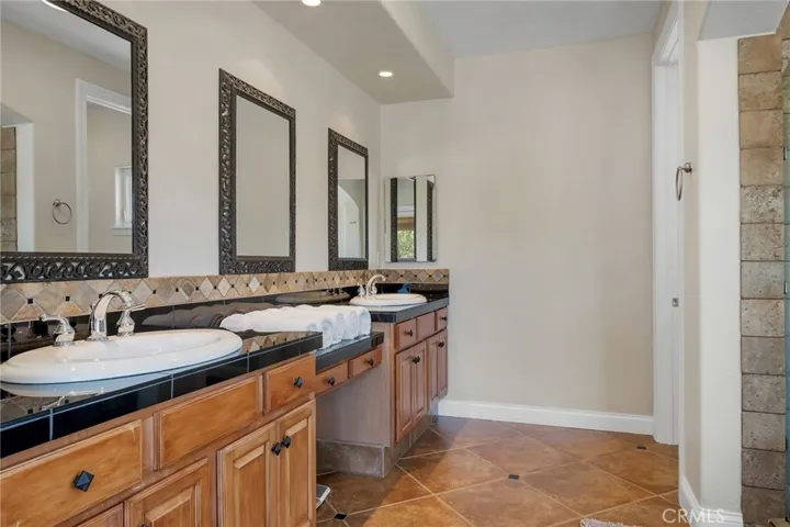 7026 Cataba Road, Oak Hills, California 92344