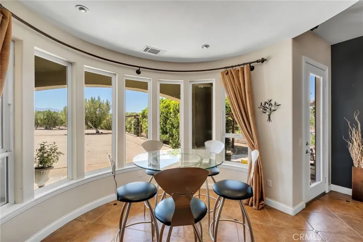 7026 Cataba Road, Oak Hills, California 92344
