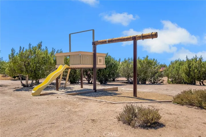 7026 Cataba Road, Oak Hills, California 92344