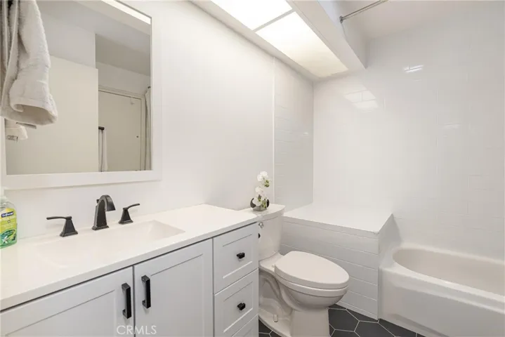 764 Wingate, Costa Mesa, California 92626