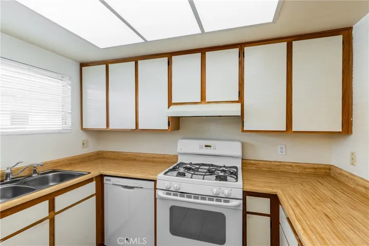 2915 Montrose Avenue 430, Glendale, California 91214