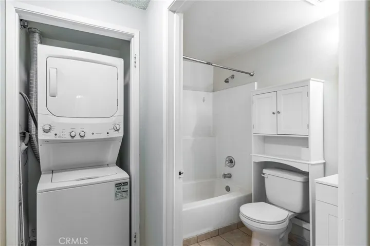 2915 Montrose Avenue 430, Glendale, California 91214