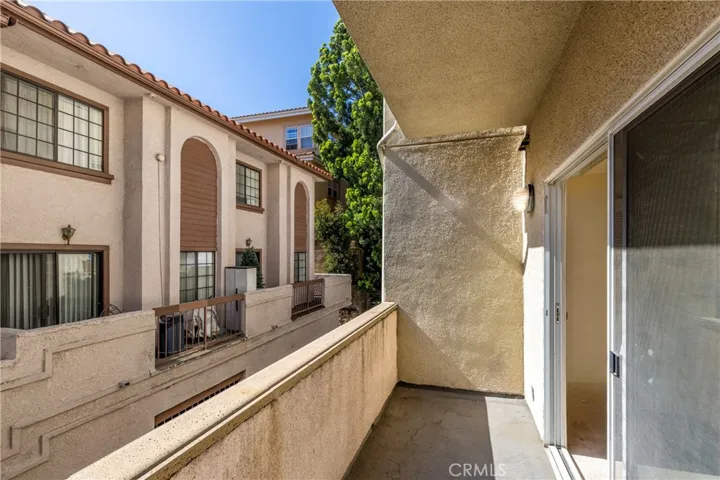2915 Montrose Avenue 430, Glendale, California 91214