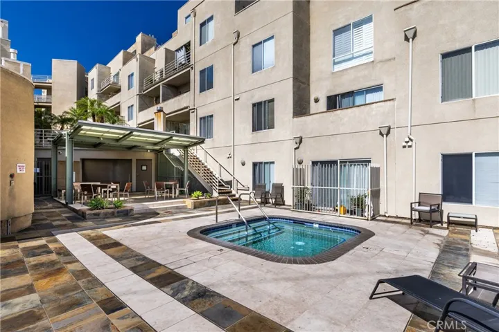 2915 Montrose Avenue 430, Glendale, California 91214