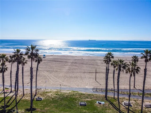 221 10th Street, Huntington Beach, California 92648