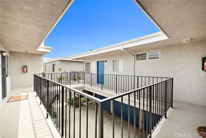 221 10th Street, Huntington Beach, California 92648