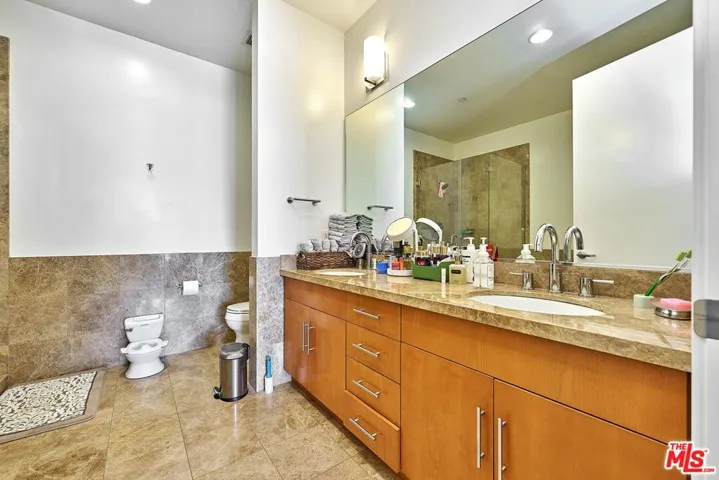 3223 W 6th Street 405, Los Angeles, California 90020