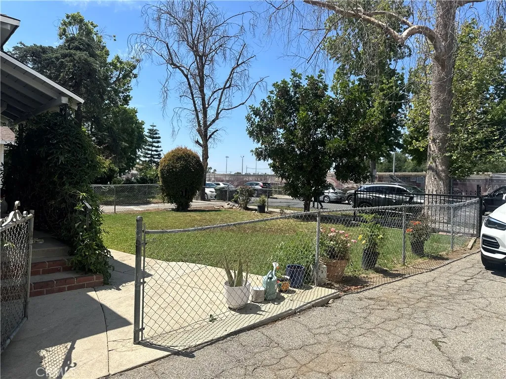 14736 Gilmore, Van Nuys, California 91411 — photo 4