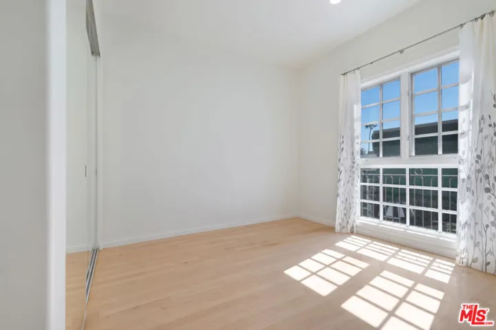 202 N Crescent Drive 1, Beverly Hills, California 90210