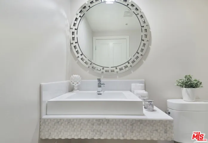 202 N Crescent Drive 1, Beverly Hills, California 90210