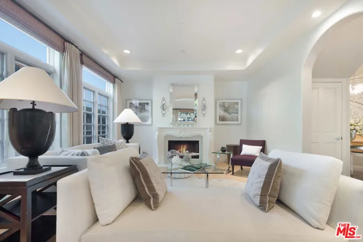 202 N Crescent Drive 1, Beverly Hills, California 90210