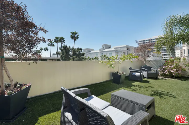 202 N Crescent Drive 1, Beverly Hills, California 90210