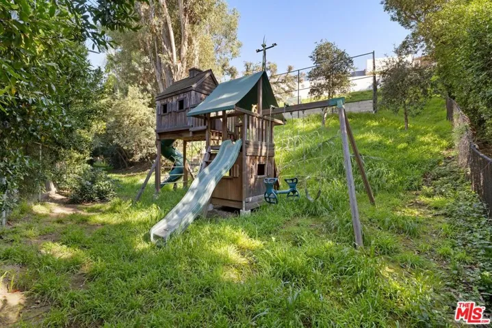 357 Crown Drive, Los Angeles, California 90049