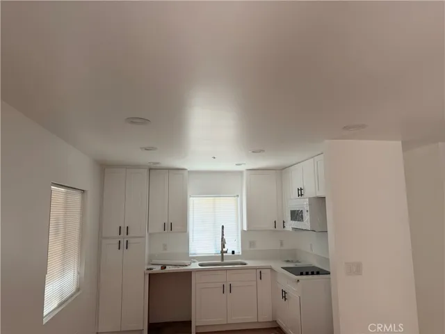 988 Valencia 6, Costa Mesa, California 92626