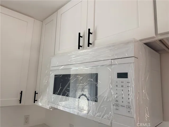 988 Valencia 6, Costa Mesa, California 92626