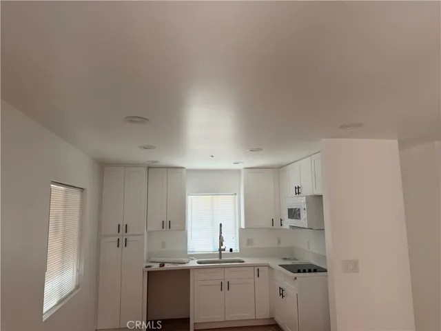 988 Valencia 5, Costa Mesa, California 92626