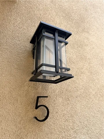 988 Valencia 5, Costa Mesa, California 92626