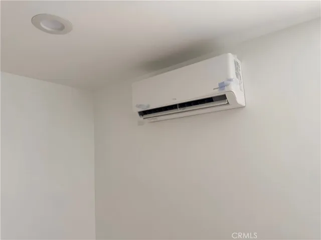 988 Valencia 5, Costa Mesa, California 92626