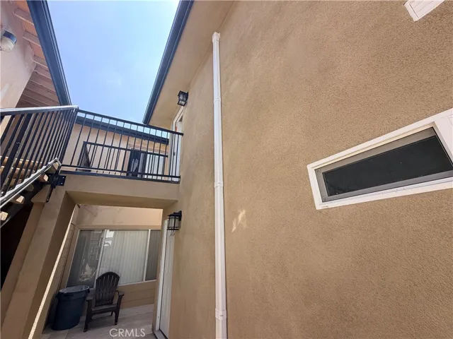 988 Valencia 5, Costa Mesa, California 92626