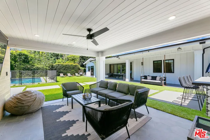 5911 Beckford Avenue, Tarzana, California 91356