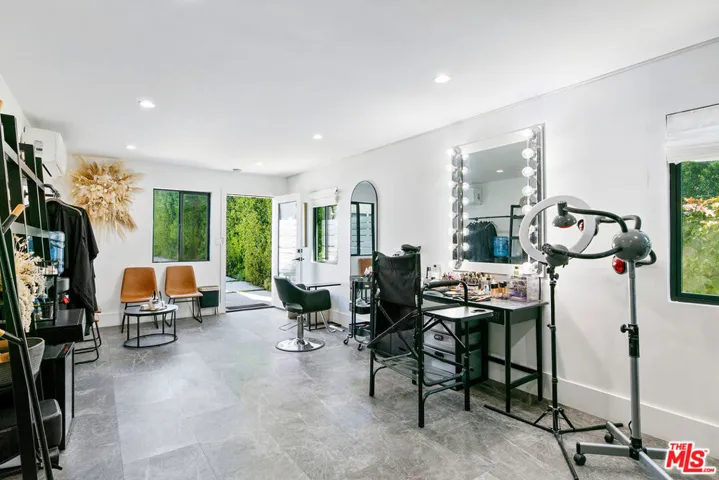 5911 Beckford Avenue, Tarzana, California 91356
