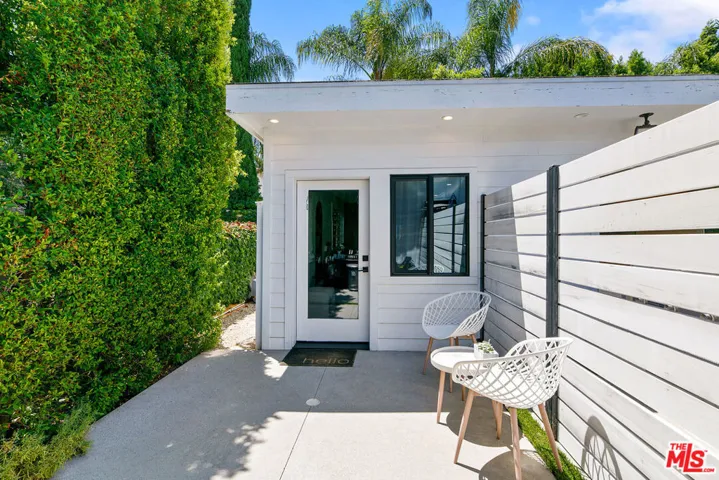 5911 Beckford Avenue, Tarzana, California 91356