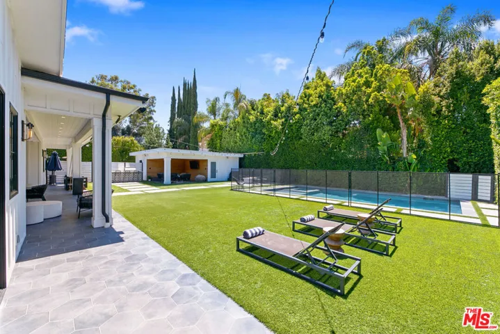 5911 Beckford Avenue, Tarzana, California 91356