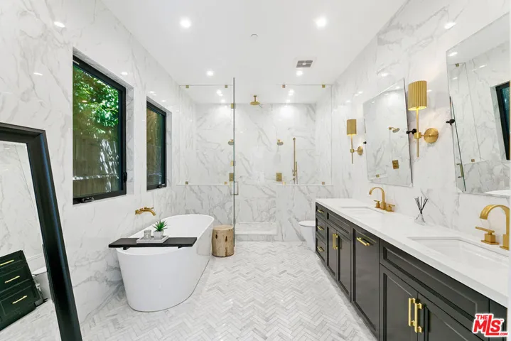 5911 Beckford Avenue, Tarzana, California 91356