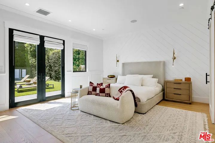 5911 Beckford Avenue, Tarzana, California 91356