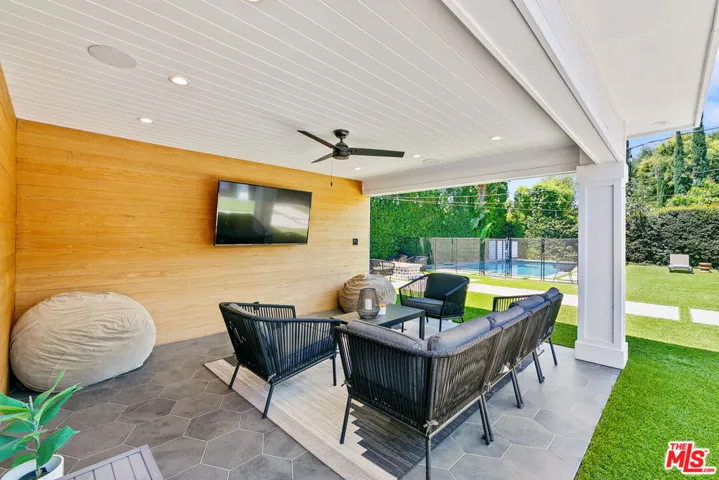 5911 Beckford Avenue, Tarzana, California 91356