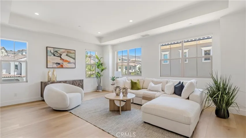 218 Evaroad, Irvine, California 92602