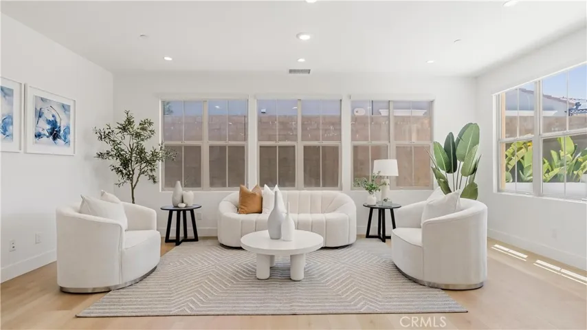 218 Evaroad, Irvine, California 92602