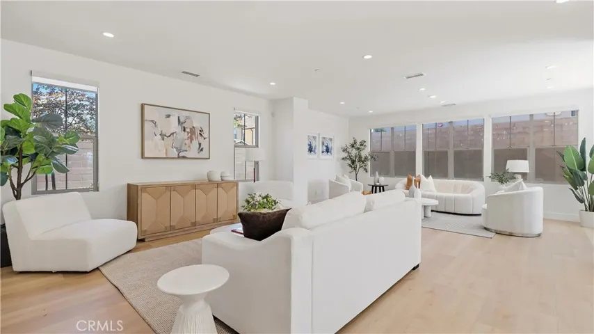218 Evaroad, Irvine, California 92602