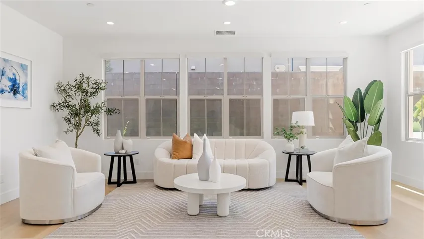 218 Evaroad, Irvine, California 92602