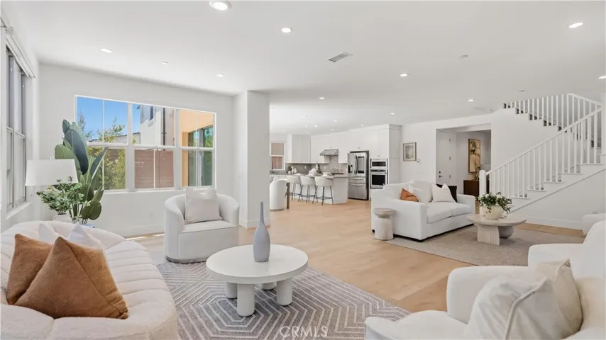 218 Evaroad, Irvine, California 92602