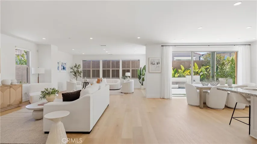 218 Evaroad, Irvine, California 92602