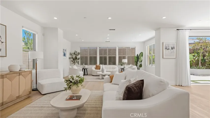 218 Evaroad, Irvine, California 92602
