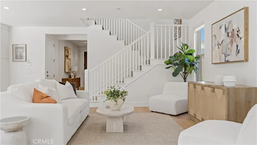 218 Evaroad, Irvine, California 92602
