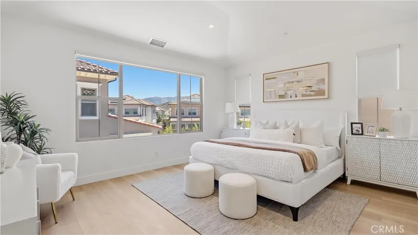 218 Evaroad, Irvine, California 92602