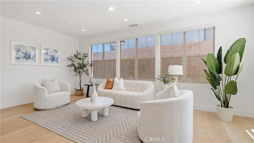 218 Evaroad, Irvine, California 92602