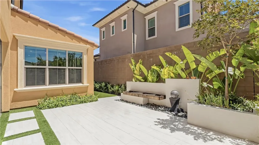 218 Evaroad, Irvine, California 92602
