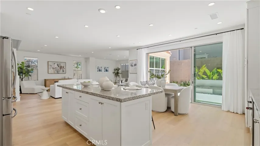 218 Evaroad, Irvine, California 92602