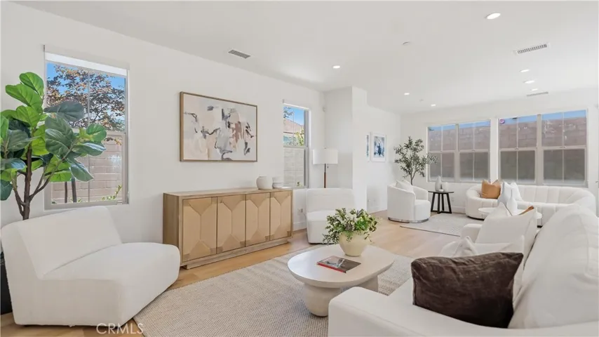 218 Evaroad, Irvine, California 92602