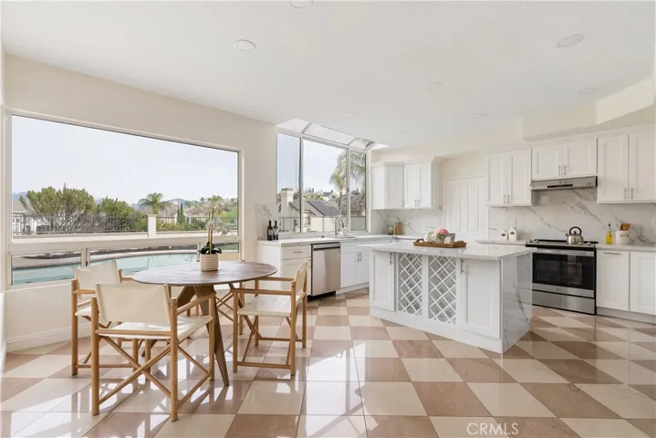 19771 E Country Hollow, Walnut, California 91789