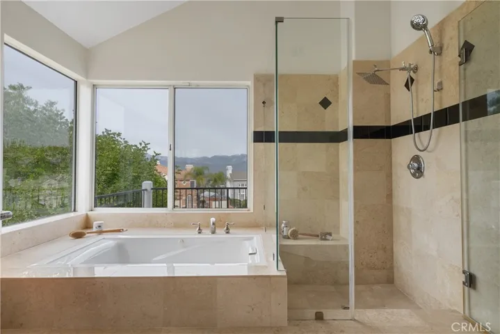 Primary suite bath