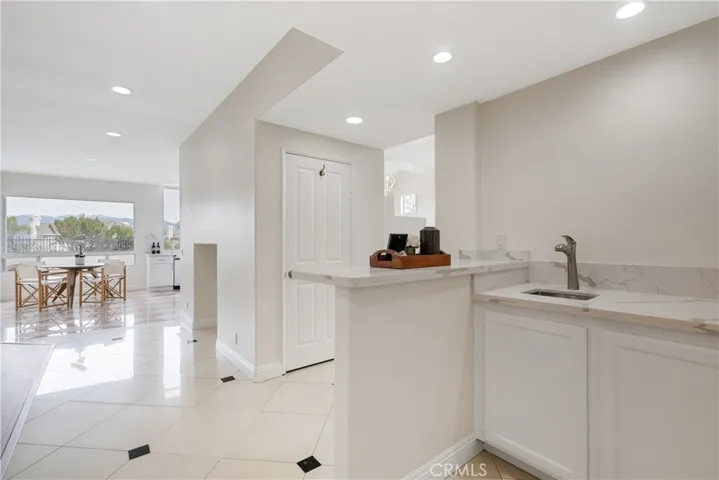 Wet bar