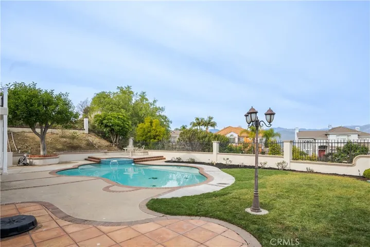 19771 E Country Hollow, Walnut, California 91789