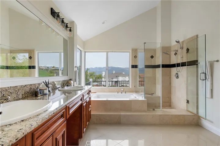 Primary suite bath