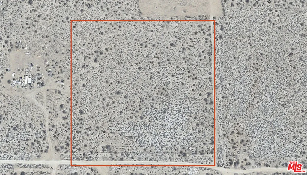 210 Avenue X, Llano, California 93544 — photo 4